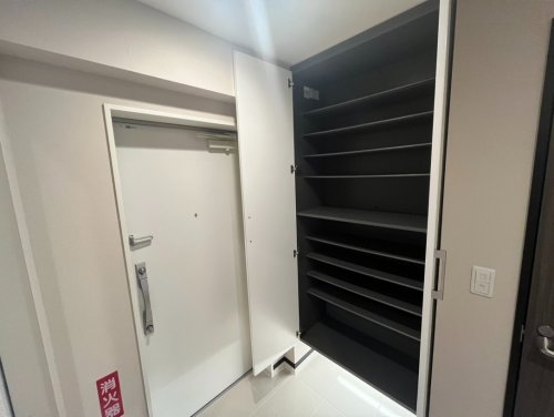 ワイズエステムコート繁多川 1002号室